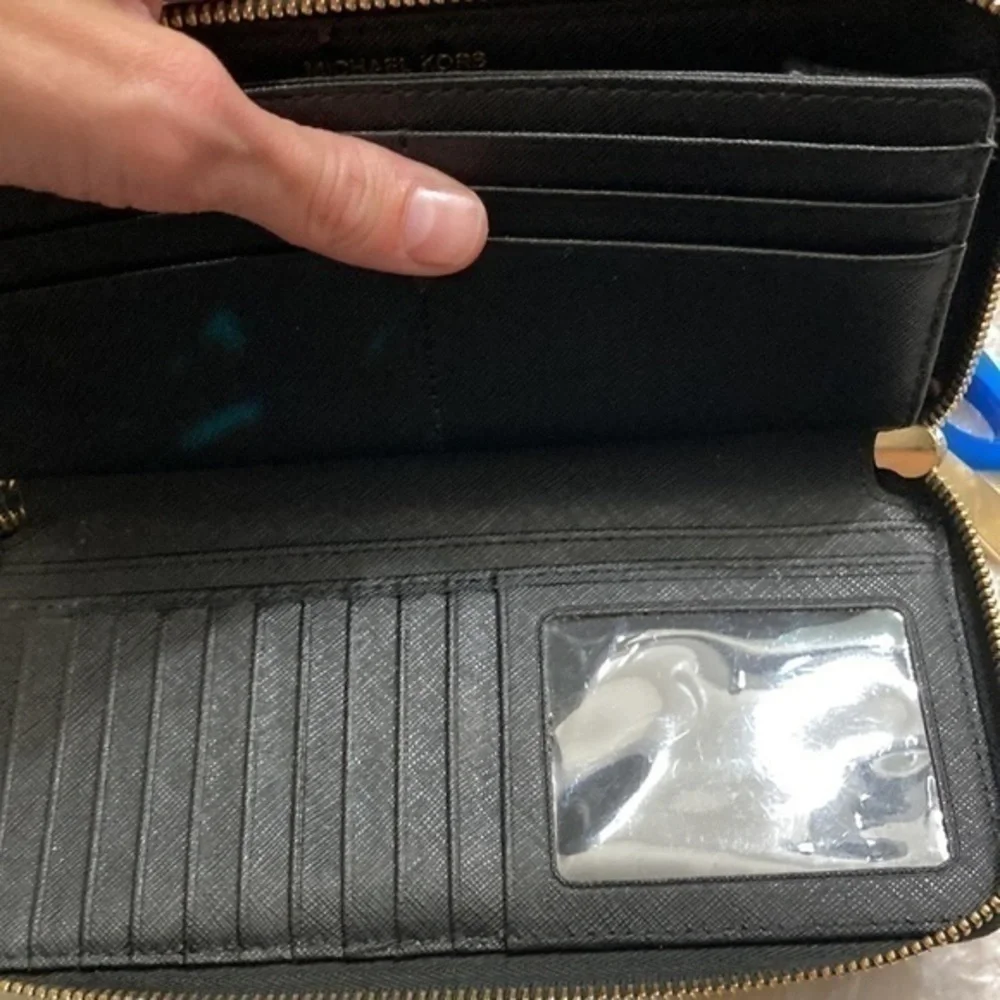 Michael kors black zipper clutch wallet wristlet